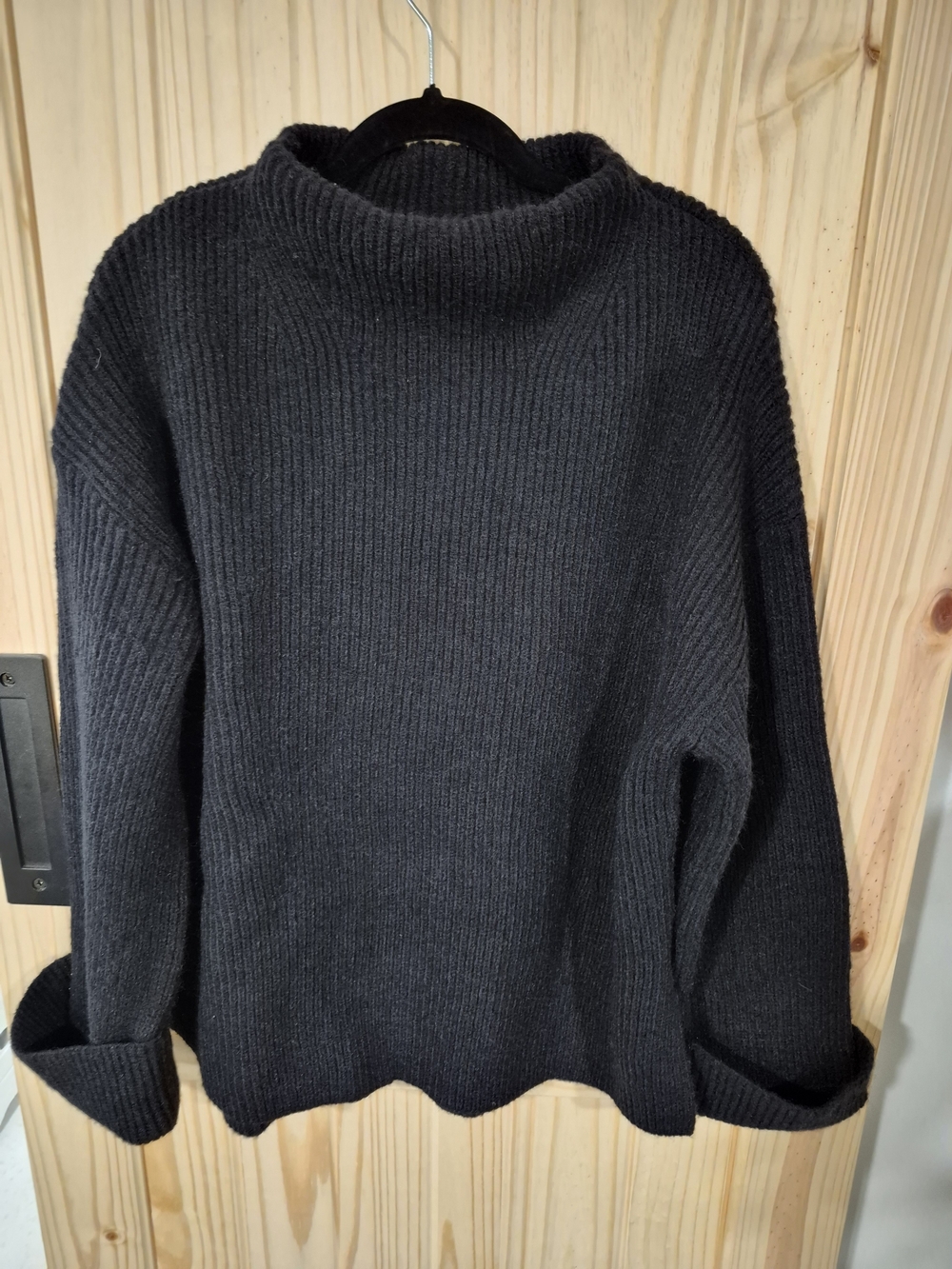 Bluivy Black Ribbed Turtleneck Sweater